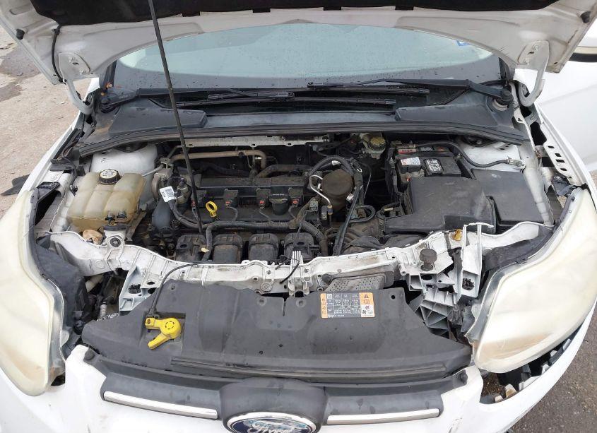 Photo 10 of 2014 Ford Focus SE (VIN 1FADP3F27EL312741)