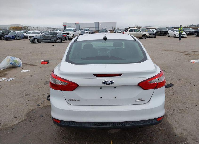 Photo 16 of 2014 Ford Focus SE (VIN 1FADP3F27EL312741)