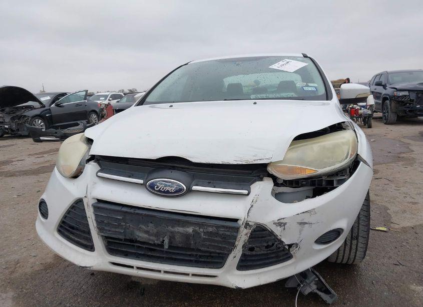 Photo 6 of 2014 Ford Focus SE (VIN 1FADP3F27EL312741)