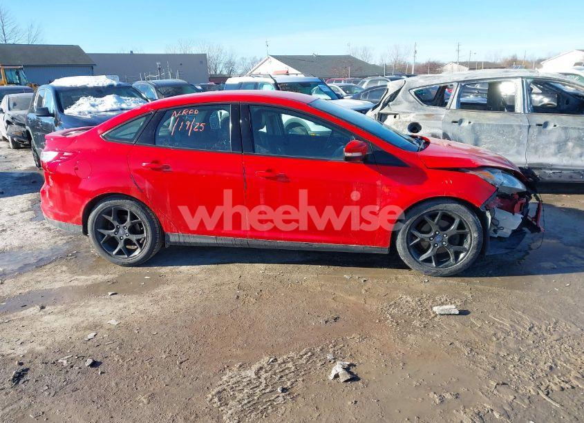 Photo 12 of 2014 Ford Focus SE (VIN 1FADP3F27EL331032)