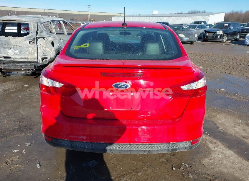 Photo 15 of 2014 Ford Focus SE (VIN 1FADP3F27EL331032)