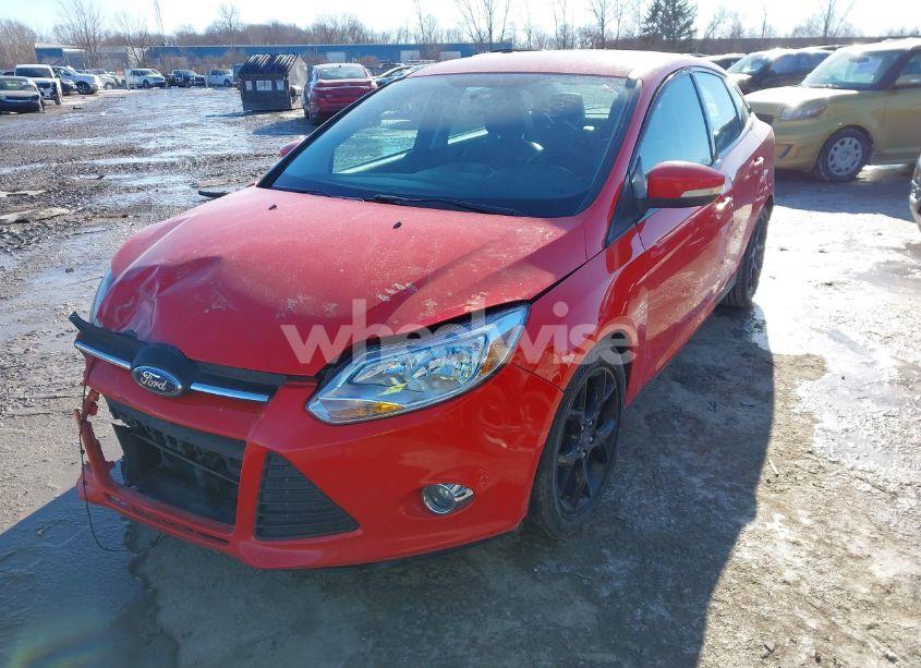 Photo 2 of 2014 Ford Focus SE (VIN 1FADP3F27EL331032)