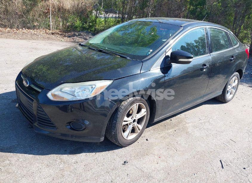 Photo 2 of 2014 Ford Focus SE (VIN 1FADP3F27EL344010)
