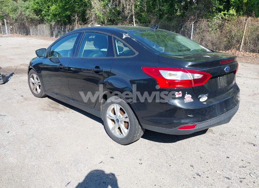 Photo 3 of 2014 Ford Focus SE (VIN 1FADP3F27EL344010)