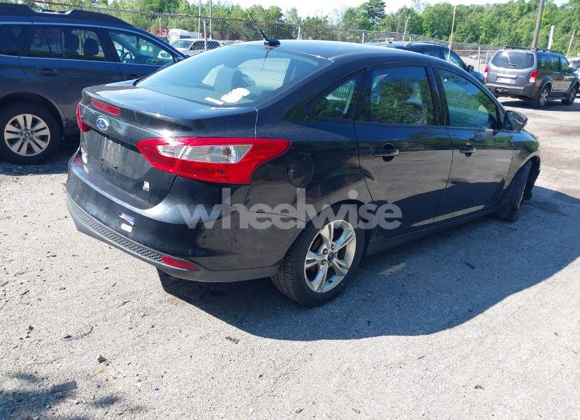 Photo 4 of 2014 Ford Focus SE (VIN 1FADP3F27EL344010)