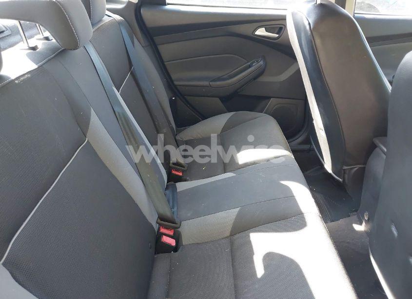 Photo 8 of 2014 Ford Focus SE (VIN 1FADP3F27EL344010)