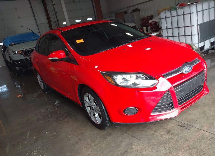 2014 Ford Focus SE (VIN 1FADP3F27EL344069) main photo