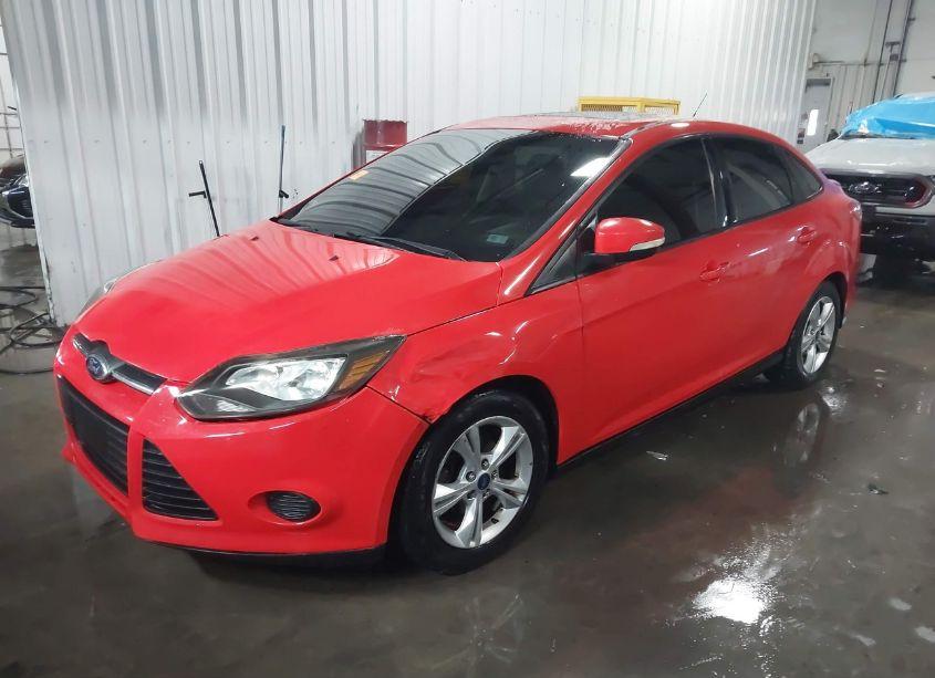 Photo 2 of 2014 Ford Focus SE (VIN 1FADP3F27EL344069)