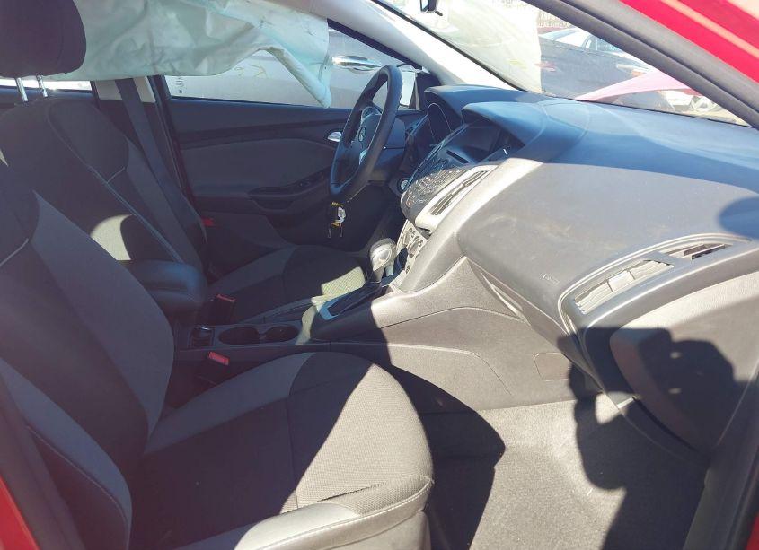 Photo 5 of 2014 Ford Focus SE (VIN 1FADP3F27EL349661)