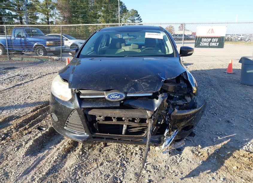 Photo 12 of 2014 Ford Focus SE (VIN 1FADP3F27EL359378)