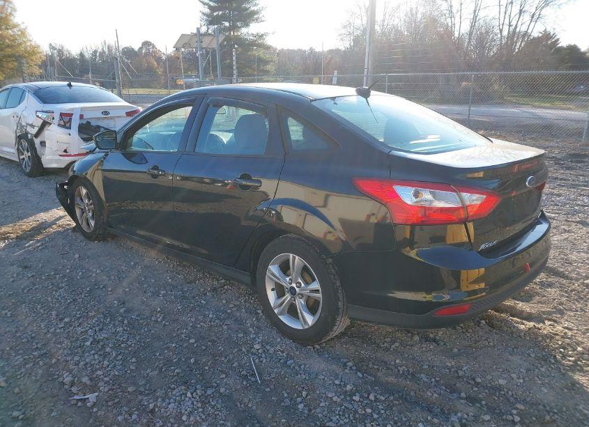 Photo 3 of 2014 Ford Focus SE (VIN 1FADP3F27EL359378)