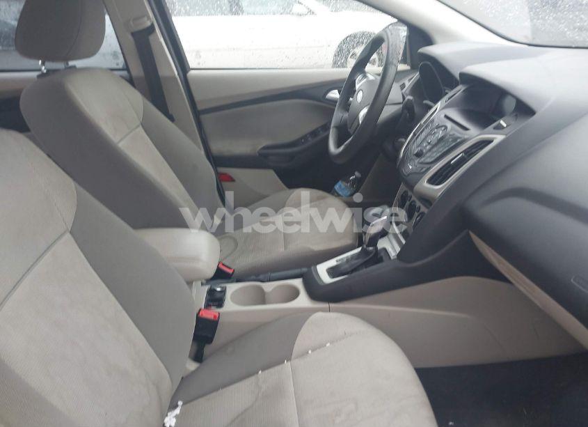 Photo 5 of 2014 Ford Focus SE (VIN 1FADP3F27EL376309)