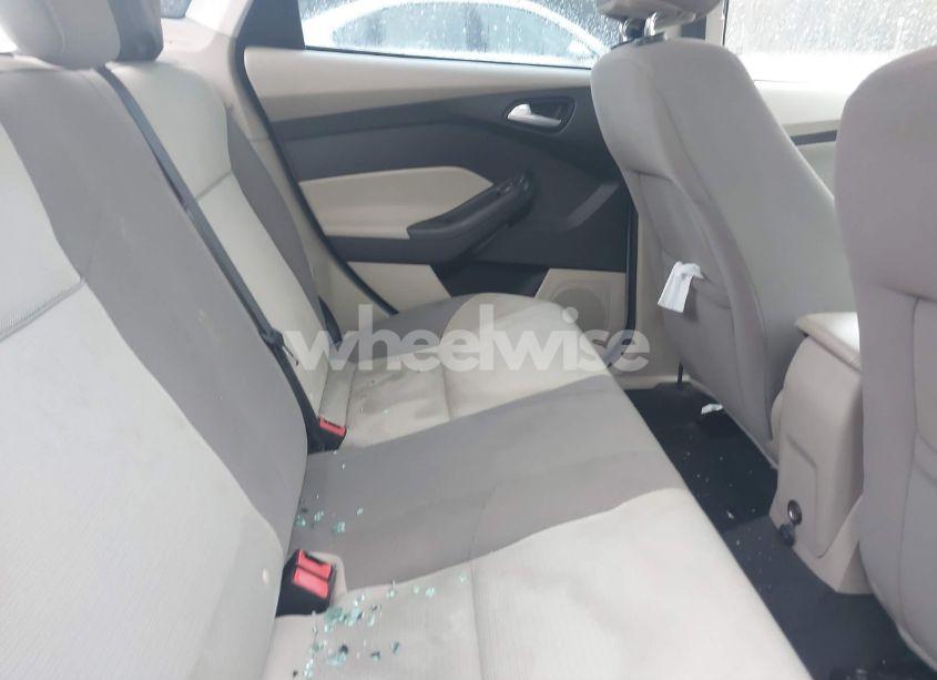 Photo 8 of 2014 Ford Focus SE (VIN 1FADP3F27EL376309)