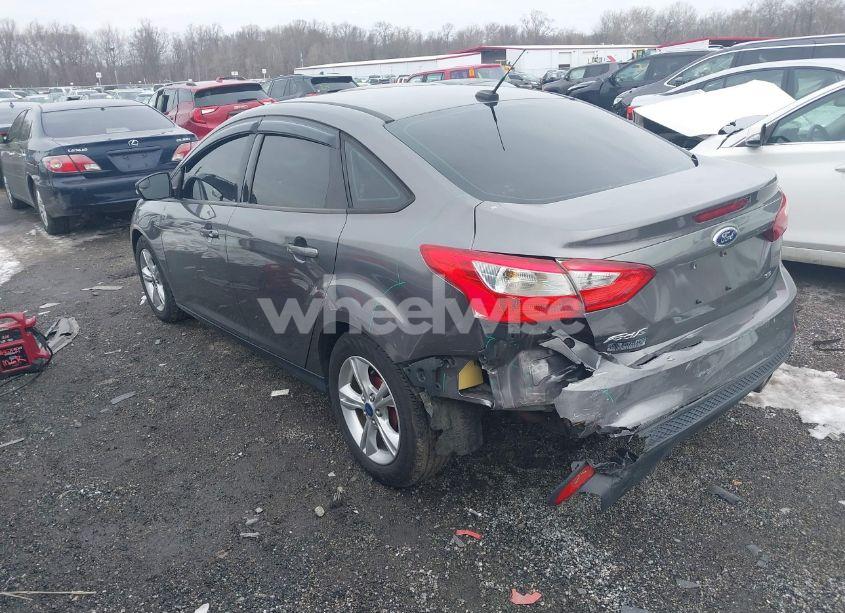 Photo 3 of 2014 Ford Focus SE (VIN 1FADP3F27EL377976)