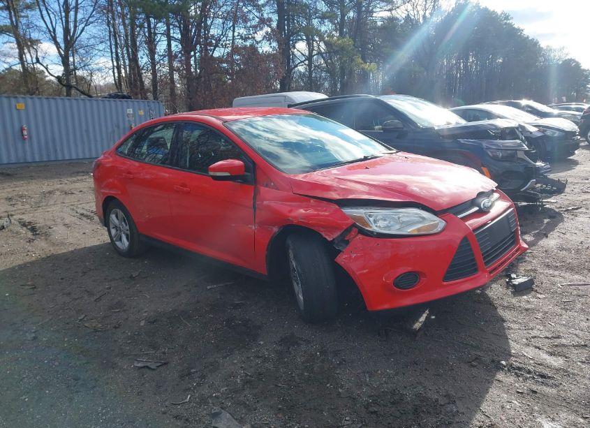 2014 Ford Focus SE (VIN 1FADP3F27EL378738) main photo