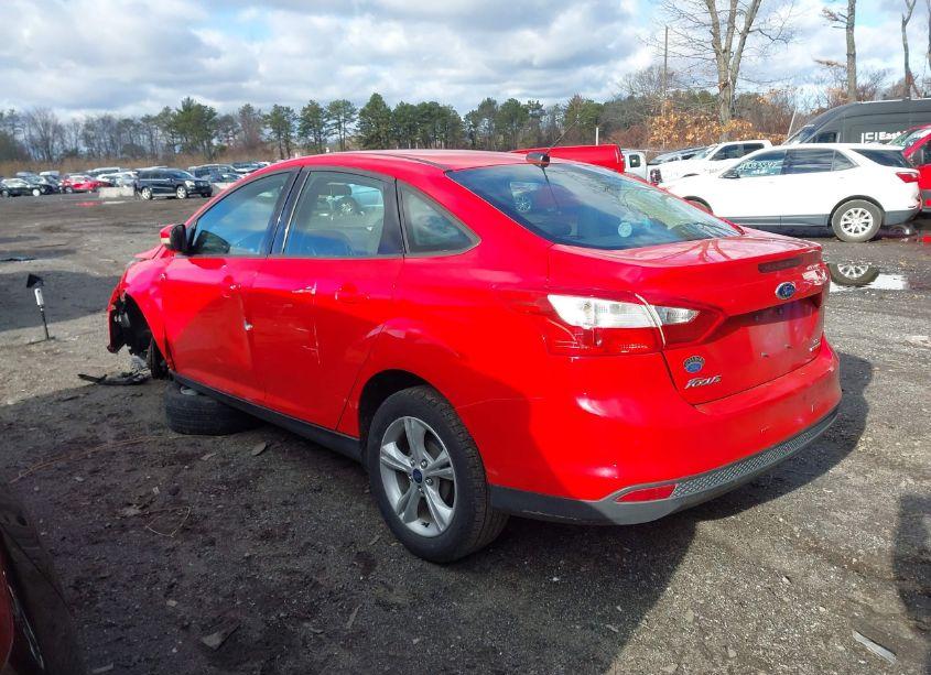 Photo 3 of 2014 Ford Focus SE (VIN 1FADP3F27EL378738)