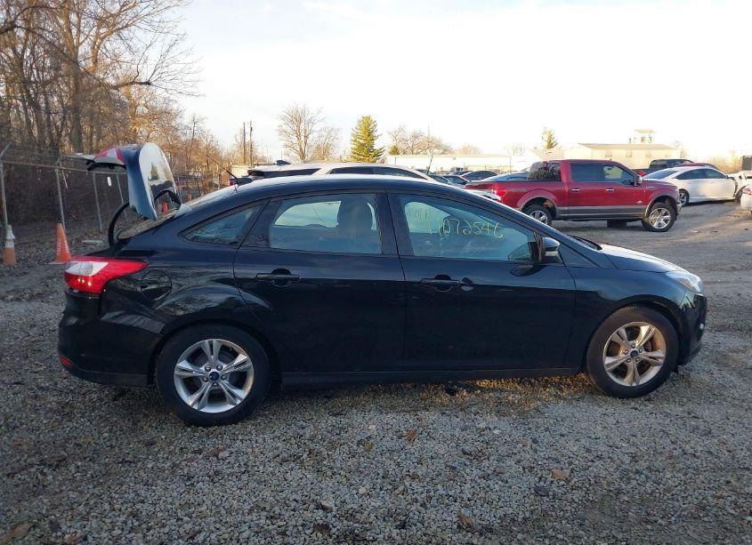 Photo 13 of 2014 Ford Focus SE (VIN 1FADP3F27EL388976)