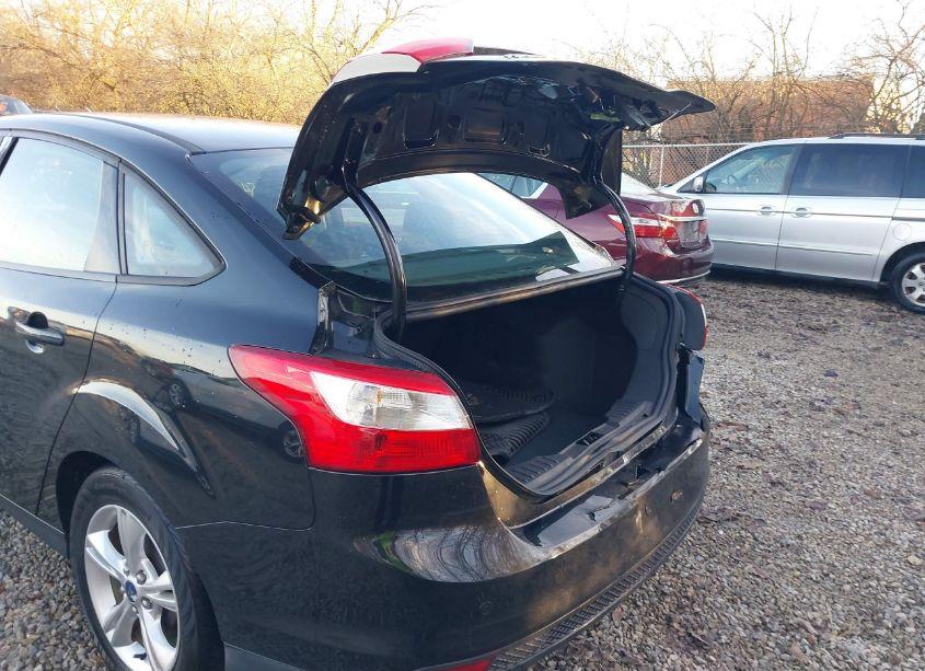 Photo 18 of 2014 Ford Focus SE (VIN 1FADP3F27EL388976)