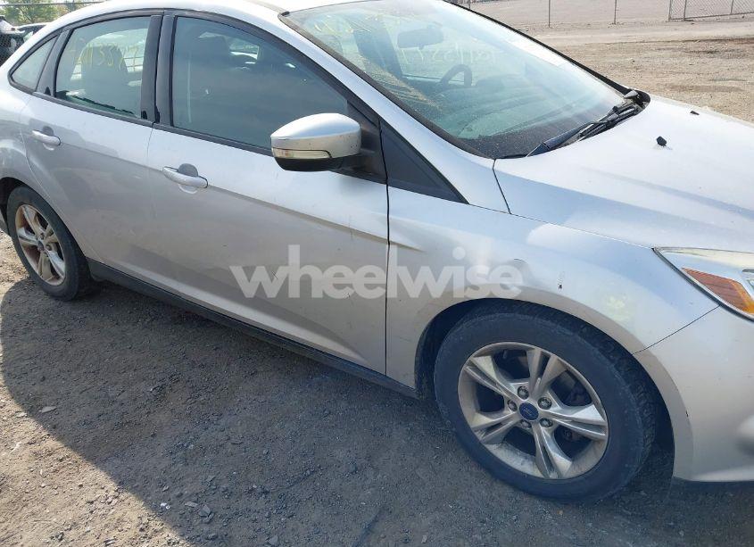 Photo 6 of 2014 Ford Focus SE (VIN 1FADP3F27EL396785)