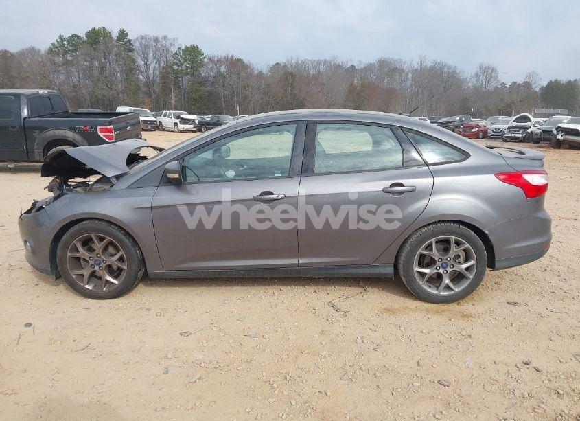 Photo 15 of 2014 Ford Focus SE (VIN 1FADP3F27EL409552)