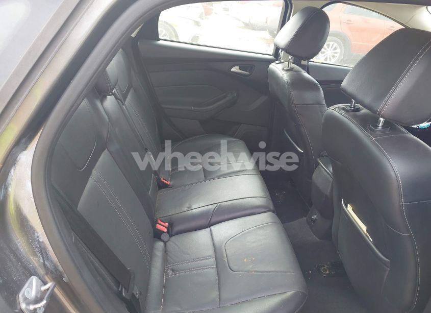 Photo 8 of 2014 Ford Focus SE (VIN 1FADP3F27EL409552)