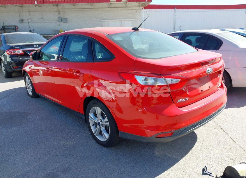 Photo 3 of 2014 Ford Focus SE (VIN 1FADP3F27EL419580)