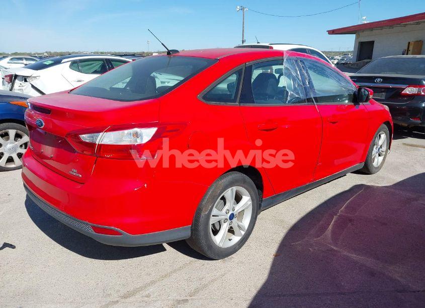 Photo 4 of 2014 Ford Focus SE (VIN 1FADP3F27EL419580)