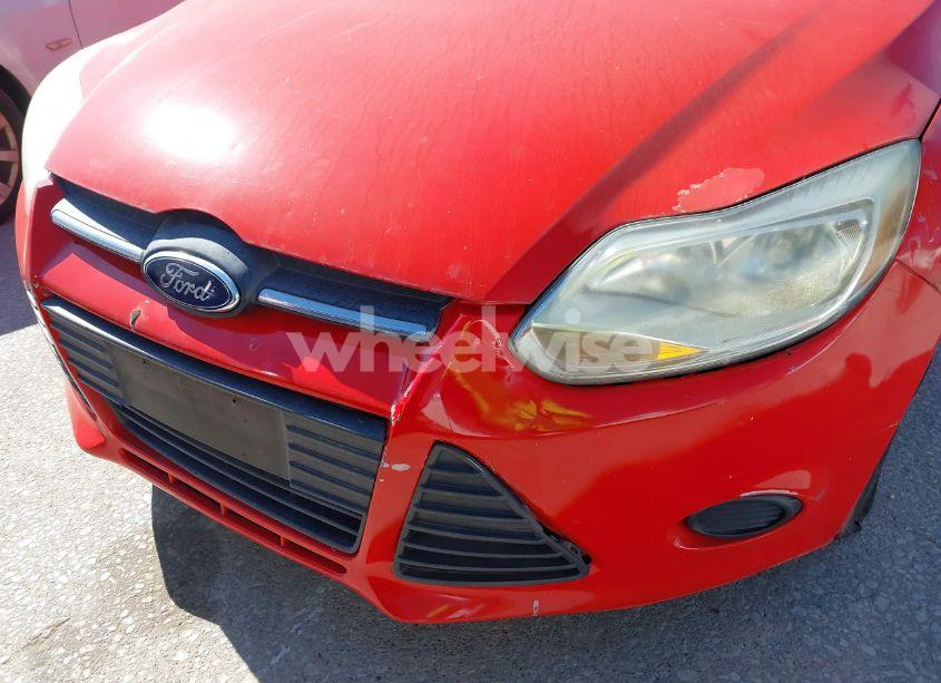 Photo 6 of 2014 Ford Focus SE (VIN 1FADP3F27EL419580)