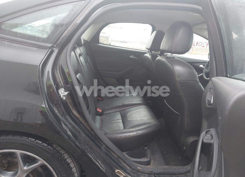 Photo 8 of 2014 Ford Focus SE (VIN 1FADP3F27EL420910)