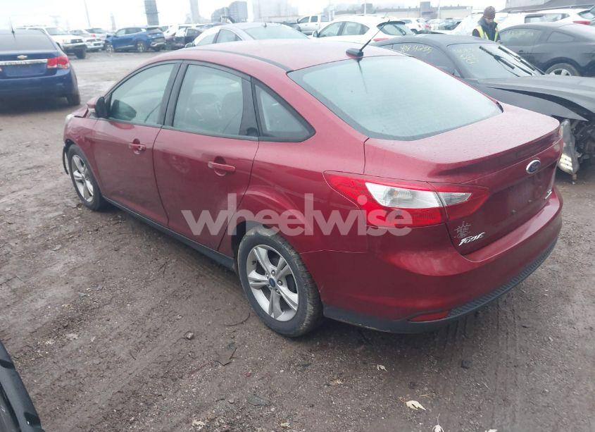 Photo 3 of 2014 Ford Focus SE (VIN 1FADP3F27EL428814)