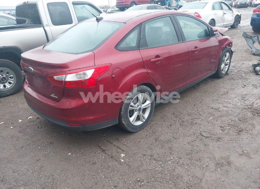 Photo 4 of 2014 Ford Focus SE (VIN 1FADP3F27EL428814)