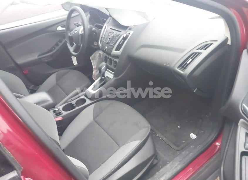 Photo 5 of 2014 Ford Focus SE (VIN 1FADP3F27EL428814)