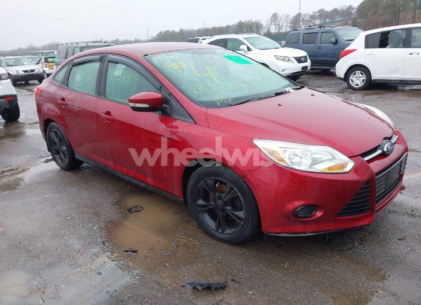 2014 Ford Focus SE (VIN 1FADP3F27EL437108) main photo