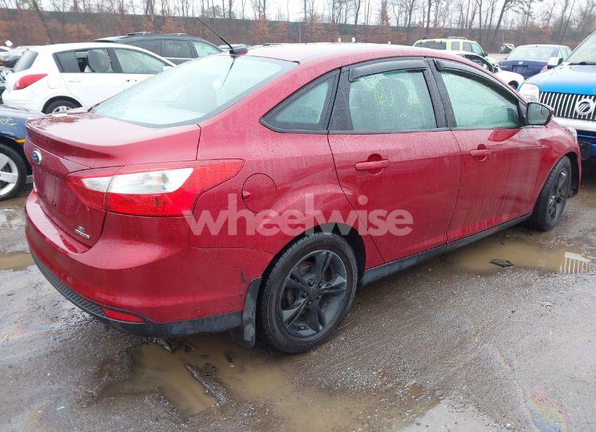 Photo 4 of 2014 Ford Focus SE (VIN 1FADP3F27EL437108)