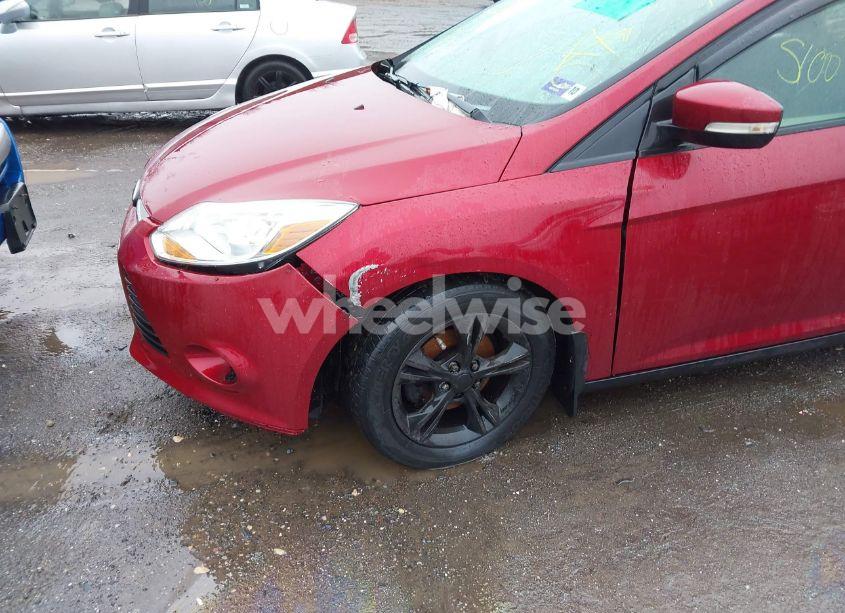 Photo 6 of 2014 Ford Focus SE (VIN 1FADP3F27EL437108)