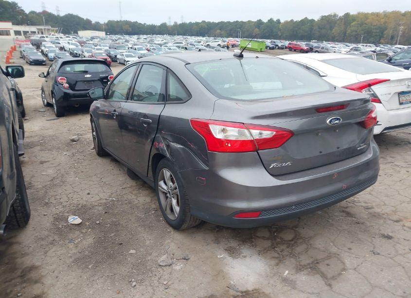 Photo 3 of 2014 Ford Focus SE (VIN 1FADP3F27EL447296)