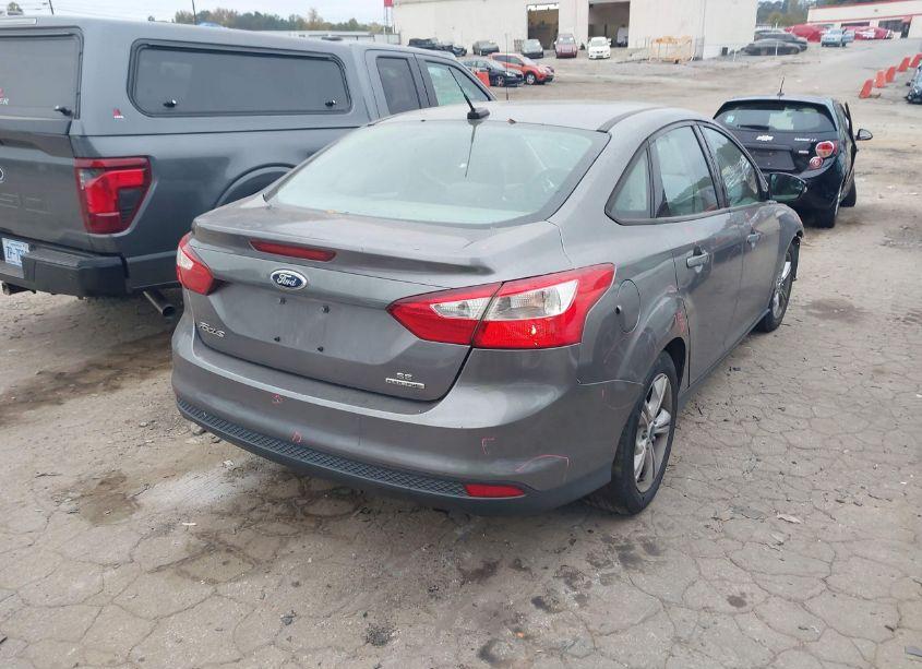 Photo 4 of 2014 Ford Focus SE (VIN 1FADP3F27EL447296)