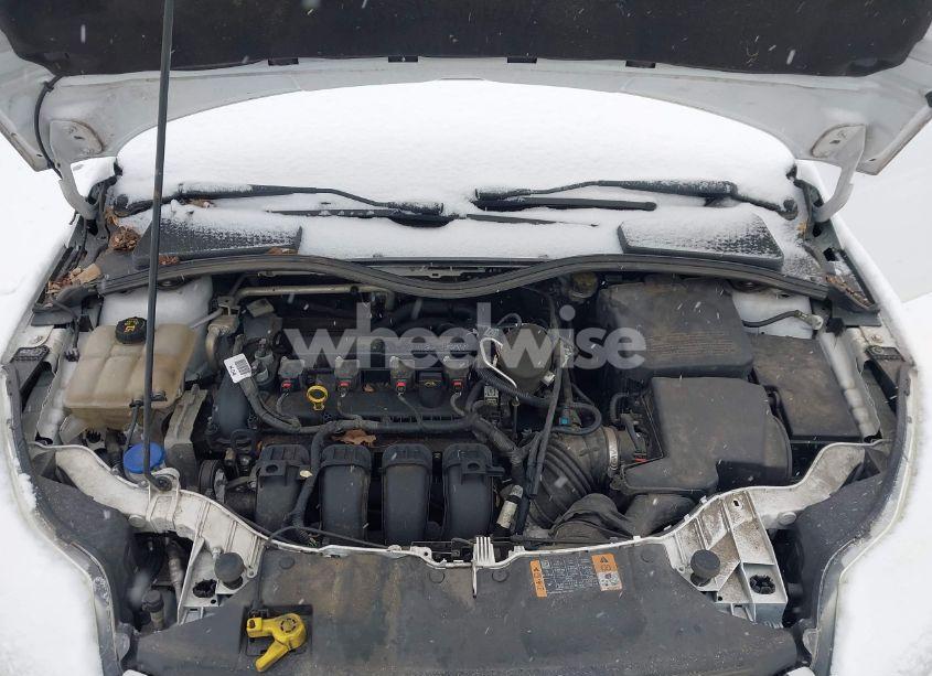 Photo 10 of 2014 Ford Focus SE (VIN 1FADP3F27EL447427)