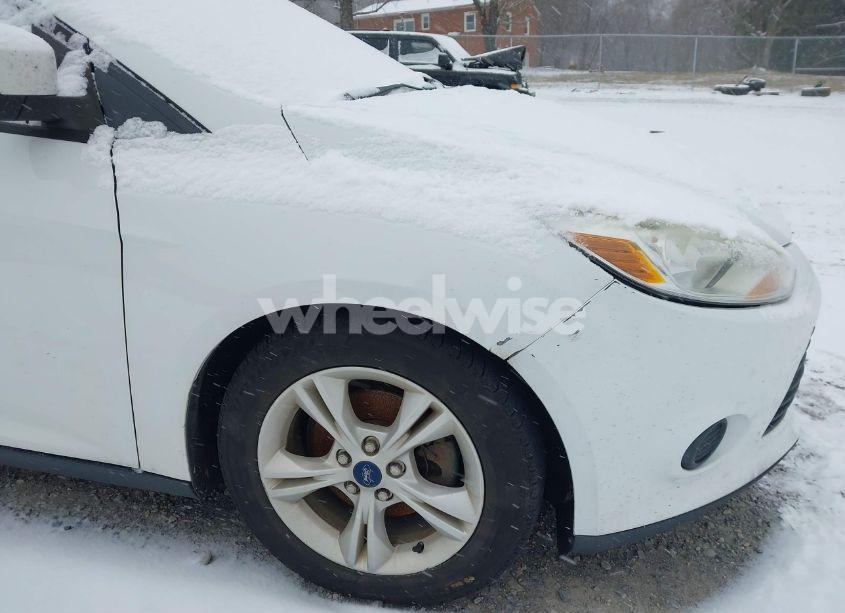 Photo 14 of 2014 Ford Focus SE (VIN 1FADP3F27EL447427)