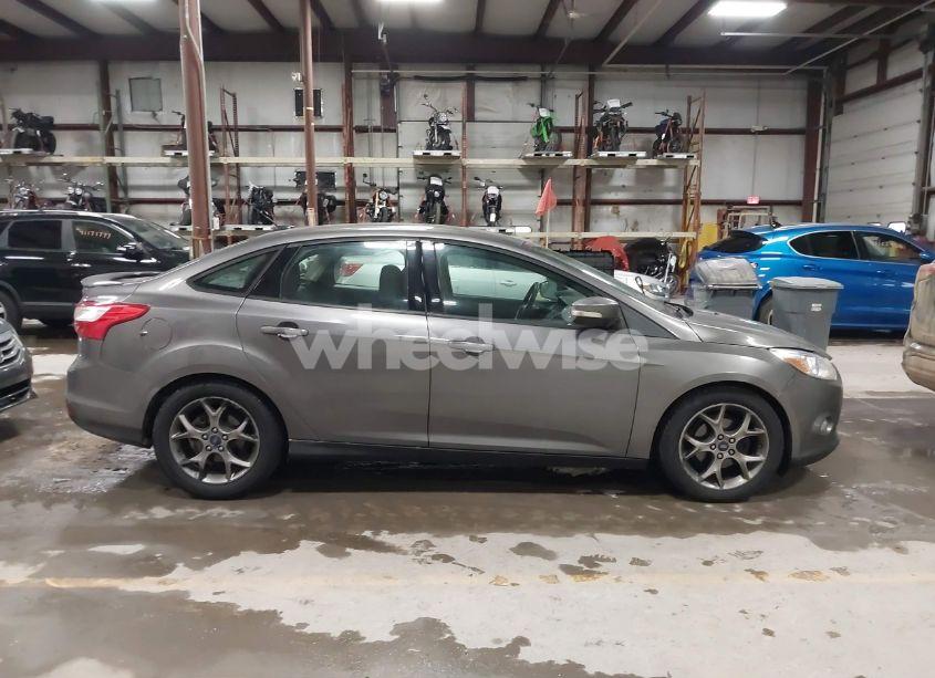 Photo 13 of 2014 Ford Focus SE (VIN 1FADP3F27EL450568)