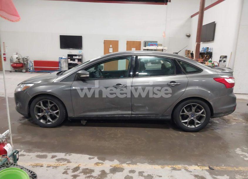 Photo 14 of 2014 Ford Focus SE (VIN 1FADP3F27EL450568)
