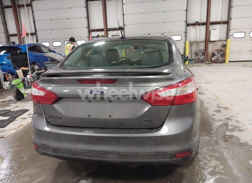 Photo 16 of 2014 Ford Focus SE (VIN 1FADP3F27EL450568)