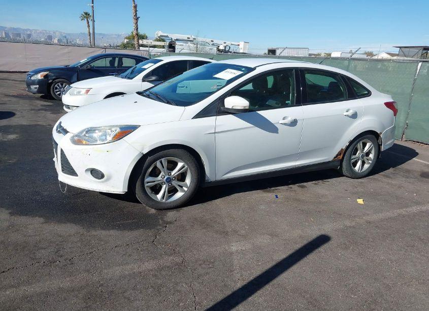 Photo 12 of 2014 Ford Focus SE (VIN 1FADP3F27EL453065)