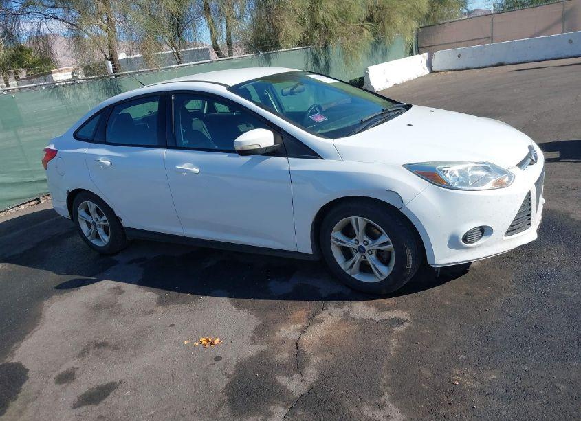 Photo 13 of 2014 Ford Focus SE (VIN 1FADP3F27EL453065)