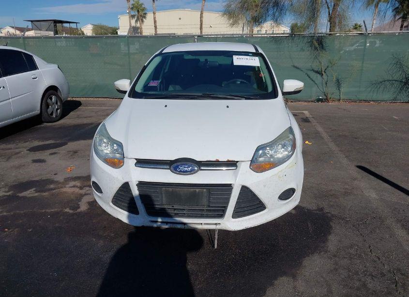 Photo 6 of 2014 Ford Focus SE (VIN 1FADP3F27EL453065)
