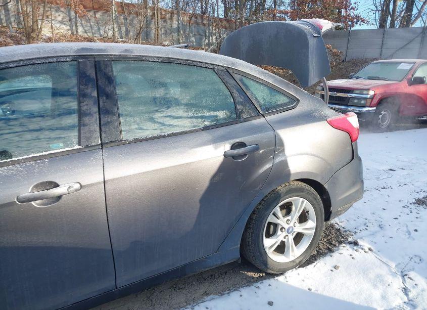 Photo 16 of 2014 Ford Focus SE (VIN 1FADP3F27EL459240)