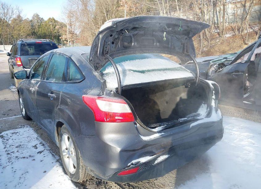 Photo 17 of 2014 Ford Focus SE (VIN 1FADP3F27EL459240)