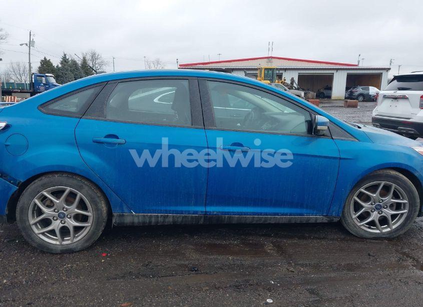 Photo 13 of 2015 Ford Focus SE (VIN 1FADP3F27FL200927)