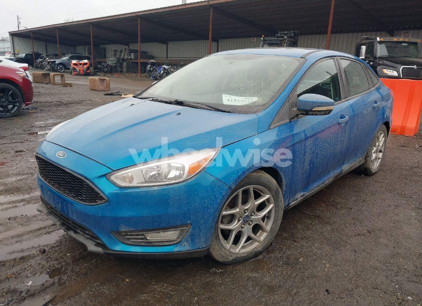 Photo 2 of 2015 Ford Focus SE (VIN 1FADP3F27FL200927)