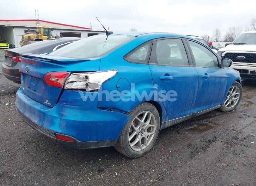 Photo 4 of 2015 Ford Focus SE (VIN 1FADP3F27FL200927)
